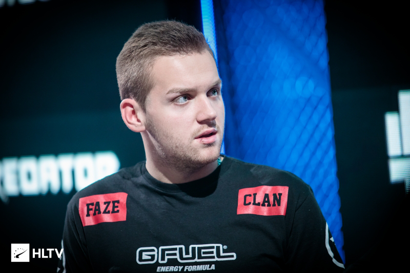 伤害还是划伤？ KT Rolster 狼母阿希卡三C无输出 DN Freecs 以大比分赢得第一场比赛