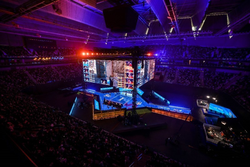 Into the Breach 在签约一个月后将 BOROS 放在板凳上